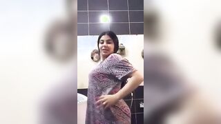 جوزها زنقها و هي دخله تاخد شاور بيقولها عايز انيك الخول بتاعي  سكس تويتر
