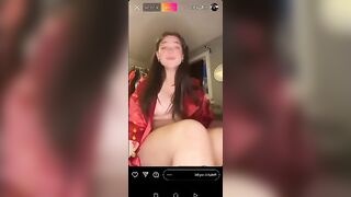 طلعت لايف تفرج المتابعين كسها زو طيزها بعد ما خلصت تصوير فيلمها الاخير سكس تويتر