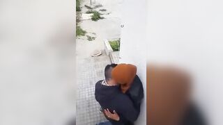راح لخطيبته فتحتله الباب ومسكها على باب xnxx عربي xnxx مصري العمارة واشتغل تفقفيش فى بزازها