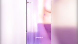 شرموطة بترقص خليجى قدام الكاميرا سكس عربي  وشغالة تهز فى بزازها