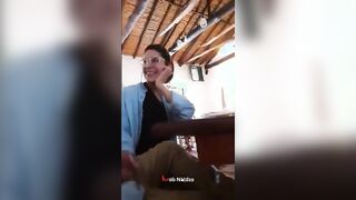قاعدين فى كافيه وقالها مش سكس جديد  قادر زوبرى واضف امسىكى زوبرى