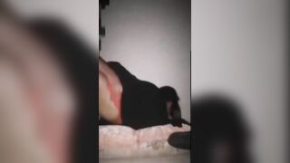 بيروح لخطيبته البيت وينيكها من غير اهلها ما  سكس جديد يعرفه ميتعرفش انه بيصورها
