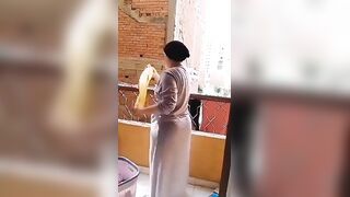 نفسه ينيك جارته كل يوم يصورها هيا ويبتشر  سكس جديد الغسيل ونفسه ينيكها