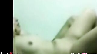 عوض هايج علي زينب فشخ و نازل مص في بزازها و لحس في كسها جبهم من قبل ما يدخلوا سكس مصري جامد