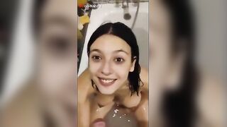 جاب اول واحد وقال يكمل التاني تحت الدش و البت استاذة مص  سكس مصري