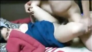 اللبوه اول مره تطلع ل زبون مغطيه نفسها و مكسوفه بي فكت في الاخر  سكس مصري