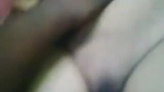 مش قادر يمتع مراتو جاب اخوها الكبير يمتعها  سكس مصري و يريح كسها العطشان وبتقولوا اخوك زبره كبير اوي