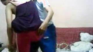 بتاع السوبر ماركت طلعلي الشقه و جوزي مش موجود طلع سكس مصري  زبره اكبر من بتاع جوزي فشخني