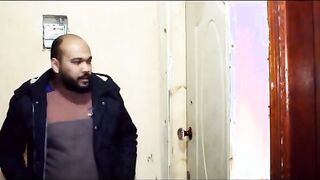 اتنين صحاب شافوا جارتهم واقفه في البلكونه بتغريه سكس مصري  سكس مصري م بقميص نوم احمر مقدروش يمسكوا نفسهم