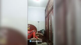 الام هاجت علي بنتها الصغيره و فشخت كسها لحس مص لحد ما  سكس مصري نزلت لبنها في بوقها