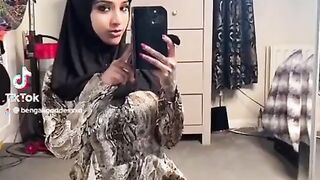 لبوه محجبه تجرب لاول مره الزبر الصناعي سكس مصري  فشخت كسها و طيزها عشان تجبهم قذف خارجي