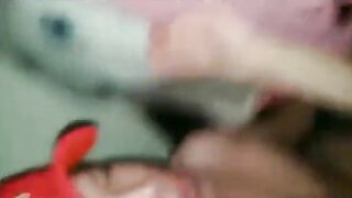 ممحونه سعوديه خدت السواق علي الفندق  سكس مصري عشان ينيكها فشخت كسها و بتقولوا نيك كسي افشخني