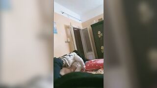 الجزء الرابع مصريه جاب واحد البيت سخنها لحد سكس مصري  ما خلعت هدومها و فشخ طيزها و لحس كسها