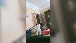 الجزء الثاني فناة مراهقه تقوم بدعوة صديقها علي المنزل اثناء غياب سكس مصري  و الدتها و يحدث بينهم علاقه جامحه من النيك العنيف