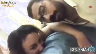 جاب صاحبوا ينيك مراتو بيصورها و بيقول مبسوطه يا روحي انا خدام لبن كسك ديوث محارم