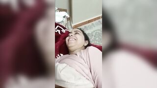 ابراهيم رجع من الشغل لاقي مرات اخو نايمه في الصاله  سكس مصري من غير بنطلون و بتلعب في كسها فشخها نيك