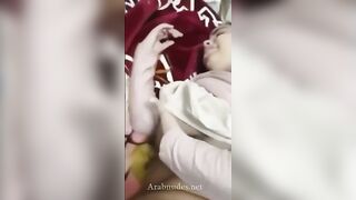 ابراهيم رجع من الشغل لاقي مرات اخو نايمه في الصاله  سكس مصري من غير بنطلون و بتلعب في كسها فشخها نيك