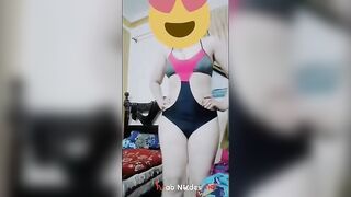 شرموطه هايجه بتعرض جسمهم و بتلعب في كسها و بتلعب سكس مصري  في بزازها عشان تعجب الرجاله و تتناك منهم