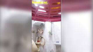 اخوها حط التلفون في الحمام عشان يصورها  سكس مصري و يتفرج علي جسمها و في بتاخد شاور