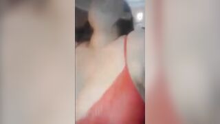 مريم المتناكه هايجه و عجبها السباك  ولبست  سكس مصري  القميص الاحمر و فتحتولوا كسها