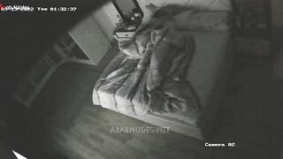 كان نايم مراته  سكس مصري دخلت تنكش فيه عشان يقوم ينيكها و يفشخ كسها فيلم عربي مصري