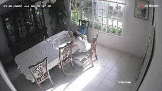 مراهقه هايجه قاعده  سكس تويتر تتفرج علي فيلم سكس هاجت و بتلعب في كسها  و جوز امهاا دخل ريحها