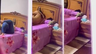 جاب شرموطه سكس تويتر في البيت و اتفق مع صاحبوا يصوروا وهو نايم معاها سكس عربي مصري