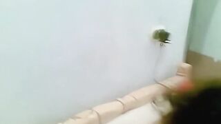 لبوه مصريه نزله مص في زبر عشيقها بتبلع زبه وهي قاعد تلعب في كسها سكس عربي