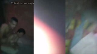 خد الشرموطه بتاعتوا في سكس مصري جديد  بنت مهجور نكها علي الارض و فشخ طيزها وكسها صاحب البيت قفشهم و صورهم