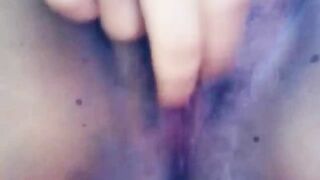 المتناكه شذا دخلت فتحت  سكس مصري  لايف في الحمام فشخت بزازها و كسها بنت المتناكه هايجه فشخ و كسها ممحون