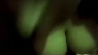 دي مراتي المموس كسها هايج علي طول و عايزه تتناك 24ساعه سكس   مبقتش قادر عليها لو عجبتك تعال ريح كسها