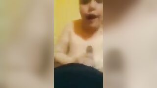 المموس بتاعتي قعده ما بين رجلي و قفش زبري وبضاني لحس ومص  موقع سكس من الاخر بنت المتناكه بلعت زبري