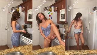 المتناكه حلا المصري في فيلم جديد  xnxx xxnxx مصري حصري اللبوه لزقة الزبر الصناعي في الحيطه و فشخت كسها نيك بعد ما مصتوا
