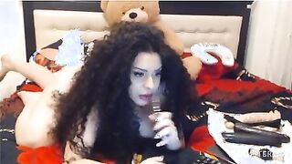 بنت المتناكه شرموطه  xnxx xxnxx مصري نيييك فشخ نفسها بزبر الصناعي الاسود الكبير علي السرير  فشخت كسها نيييك