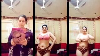 لبوه مصريه هايجه فشخ طالعه لايف بالحجاب  porn  و بزازها بر البرا فشخ بزازها وكسها دعك وفرك ممحون
