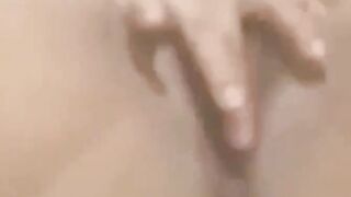 مموس قحبه مصريه بتكلم  porno عشيقها فيديو كول قالها دخلي ايديك كلها جوا كسك ده البت فشخت كسها واتعورت