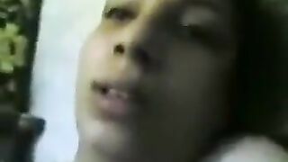صحيت من النوم هايجه اوي وكسي حرقني فشخ دخلت ايدي جوا  porno كسي و فضلت ادخلها واطلعها بسرعه اوووي لحد ما جبتهم