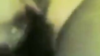 صحيت من النوم هايجه اوي وكسي حرقني فشخ دخلت ايدي جوا  porno كسي و فضلت ادخلها واطلعها بسرعه اوووي لحد ما جبتهم