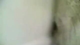 المتناكه نهاد مموس شارع الهرم مع porno  صاحب جوزها في السرير بينكها في طيزها و هي فشخ كسها دعك