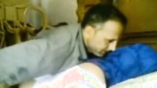 زينب بياعت الخضار راحت للمعلم الورشه  porno تروق علي زبر و دلعوا بكسها الكبيره فشخها نيك في الارض
