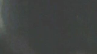 الشرموطه فاتن الدلوعه مع عشيقها المسيح في xnxx  غرفة النوم نايمه علي بطنها في وضع السجود وهو فشخها نيك جامد