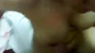 فوفه مموس شبرا زعلانه من حبيبها وهو  xnxx صالخها بطرقتوا نزلة ما بين رجلها بلعت بضانوا جوا بوقها
