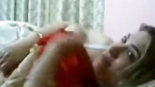 احلا سكس رومانسي ممكن تشوفوا في  xxnx حياتك المموس هايجه فشخ وكسها حيحان علي زبر حبيبها فشخ كسها نيك