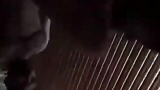 هايجه سعوديه ركب علي زبر عشيقها  سكس  فشخ نفسها تنطيط علي زبر الكبير المموس عامله تصووت من الوجع