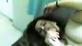 قحبه مصريه  صور سكس بتعشق النيك الفموي نايمه علي جنبها وحبيبها مدخل زبر كله في بوقها فضلت تمص لحد ماجبهم