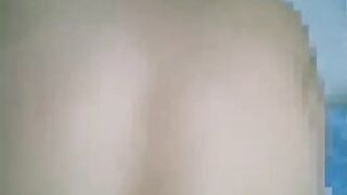 الهايجه نايمه ملط  صور سكس علي السرير و بتقولوا ايه مش ناوي تنكني بقي هو انا جايه اتصور ولا اتناك هايجه قحبه
