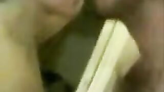 امي خرجت وانا مسكت اختي الملطقه الهايجه ذنقتها  صور سكس في الحمام اللبوه طلعت كسها هايج اوووي نزلت كتير