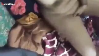 الشرموطه مسك زبر عشيقها وعماله تقولوا احححح  سكس اجنبي علي زبرك يا مجنون و اول ما جه يدخلوا تقولوا احااا بيعور  لبوه ممحونه