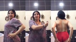 المموس الحيحانه بتصور نفسها ملط وهي في  سكس اجنبي الحمام بتفرج جوز اختها علي جسمه وهو مولع و بتقولوا نفسي اتناك منك
