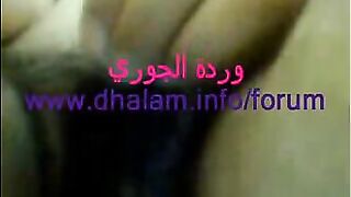 اللبوه ام كس مشعر فشخ رجلها فشخت محترفين ونزله دعك في كسها الهايج بعنف  سكس اجنبي و سرعه لحد ماجبتهم و غرقت الارض مايه